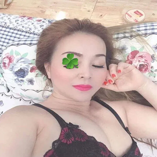 Máy bay bà già Bích Ngọc – Sinh lý cao thiếu thốn tình cảm 2 May bay ba gia Bich Ngoc 1