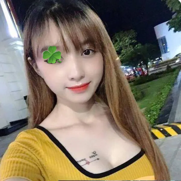 Máy bay bà già Bích Tuyền – Tìm phi công sinh lý mạnh 2 May bay ba gia Bich Tuyen Tim phi cong sinh ly manh 1