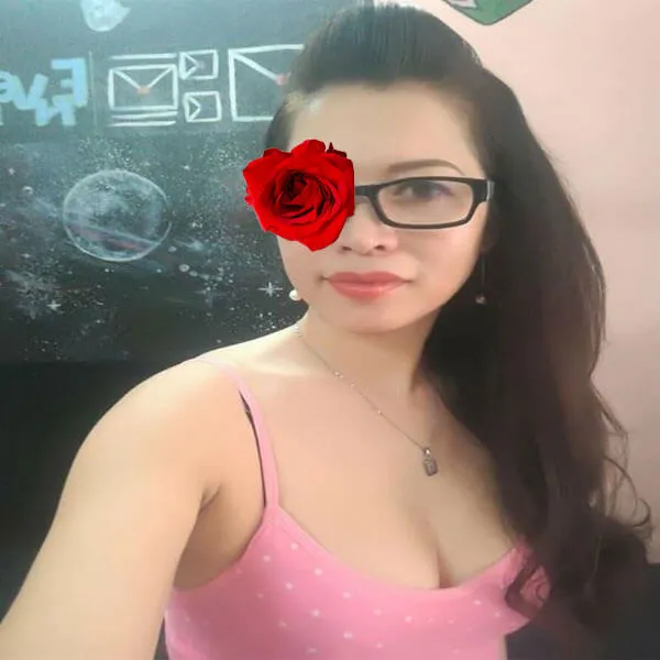 Máy bay bà già Mai Tuyền – Tìm trai trẻ lâu dài 2 May bay ba gia Mai Tuyen Tim trai tre lau dai 1