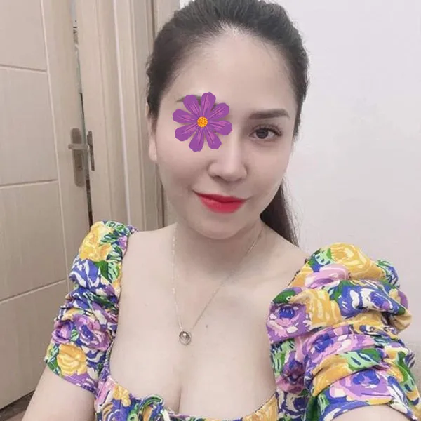 Nhã Linh – Chị gái già thèm khát mỗi đêm 2 Nha Linh Chi gai gia them khat moi dem 1