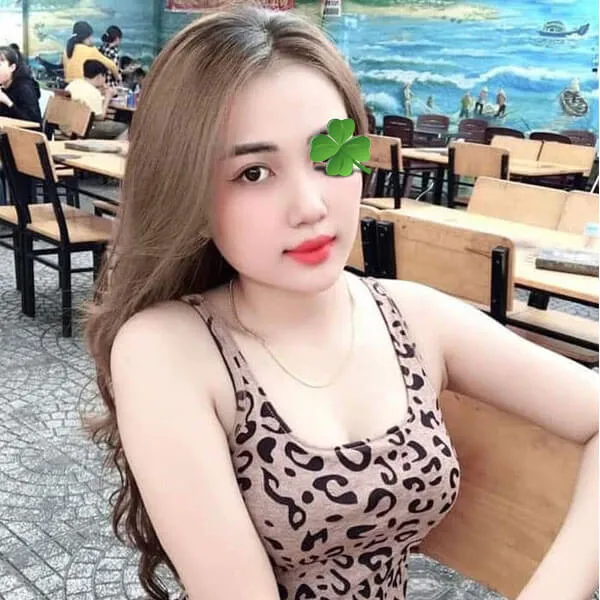 Thụy Nương – Máy bay bà già Quận 11 tìm phi công bổ sung vitamin C 2 Thuy Nuong May bay ba gia Quan 11 tim phi cong bo sung vitamin C 1
