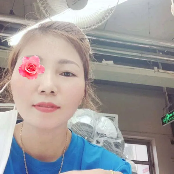 Tuong Vy Tim nhan tinh tre giao luu chan goi 1