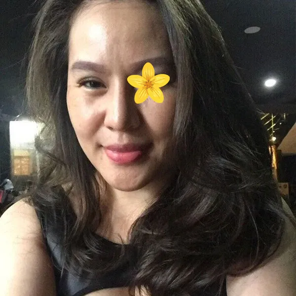 Uyen Thu May bay thich nguoi tinh tre 1