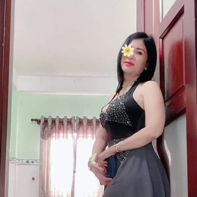 Ánh Mai – Máy bay bà già Huyện An Lão tìm trai trẻ đêm 7 nháy 2 anh mai may bay ba gia thich cam giac manh 1