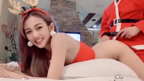 chich em gai tq cosplay con tuan loc dam dang