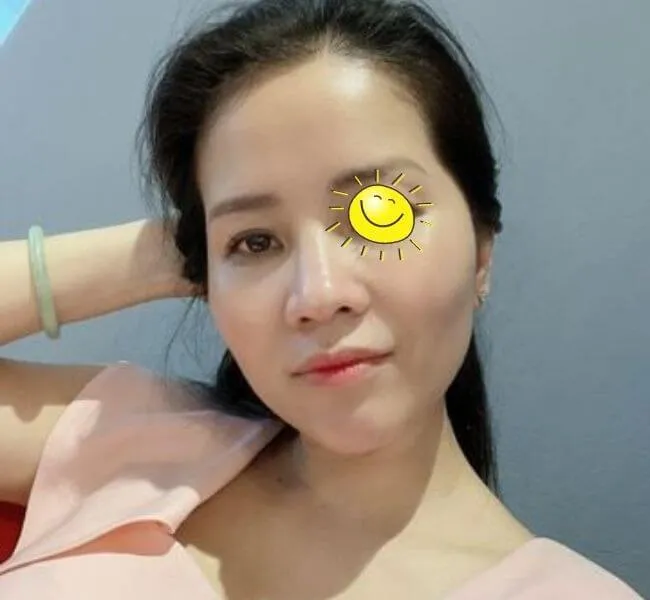 Hồng Ngọc – Máy bay bà già TP Đồng Hới thích nhảy đầm 1 hong ngoc may bay ba gia thich nhay dam 1