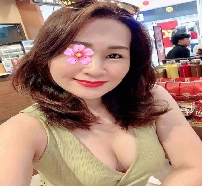 Kiều Anh – Máy bay bà già Quận 5 cần tìm trai trẻ đón gạch 2 kieu anh may bay ba gia can tim trai tre yeu la song thu 1