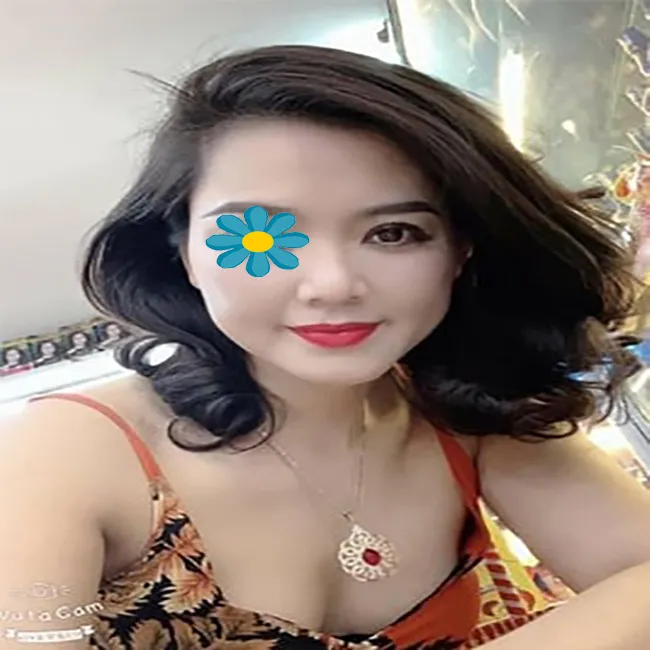 Minh Tuệ – Chị gái Quận 1 cần mối quan hệ không ràng buộc 2 minh tue chi gai can moi quan he khong rang buoc 1