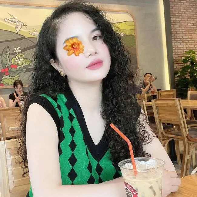 Mộng Nhi – Máy bay bà già Quận 5 tìm trai trẻ trụ trên 30 phút 2 mong nhi may bay ba gia tuyen phi cong tren 30 phut 1