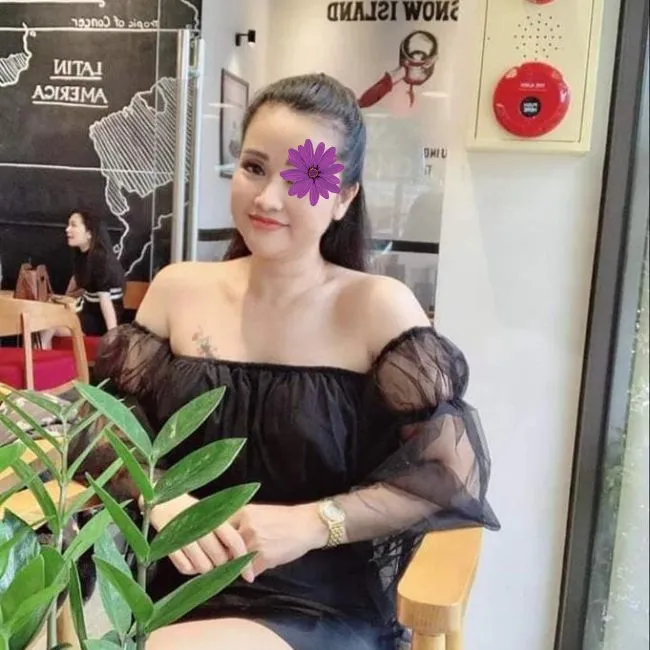 Mỹ Hoàn – Máy bay bà già Huyện Củ Chi cần thỏa mãn sinh lý 2 my hoan gai gia can thoa man sinh ly 1