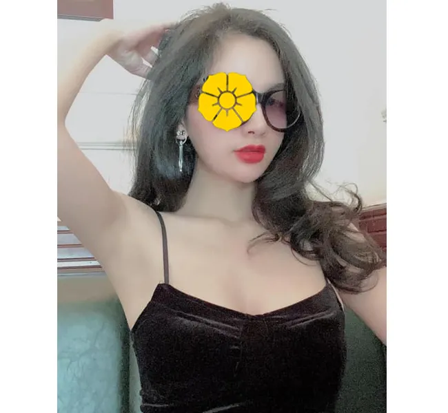 Ngọc Hoan – Máy bay bà già Huyện Long Hồ tìm trai mê lỗ hậu 2 ngoc hoan may bay ba gia can phi cong lau dai 1 1