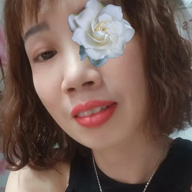 ngoc hue chi gai doc than can tinh tre 1