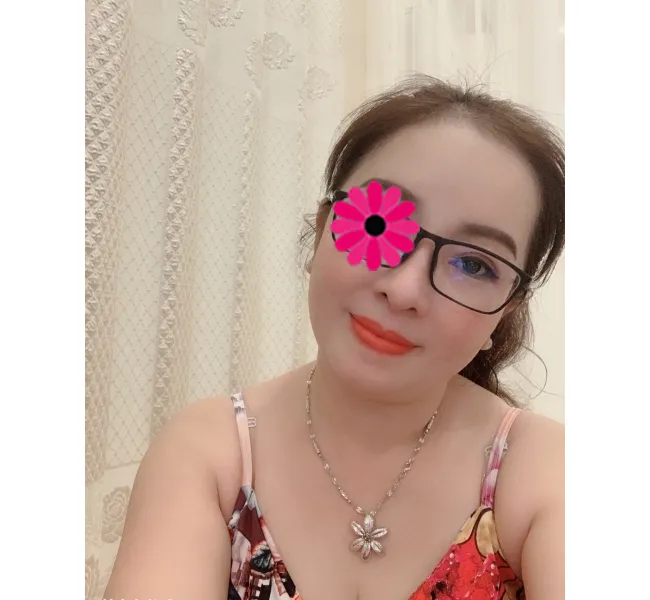 Phương Dung – Máy bay bà già Huyện Thới Lai tìm máy dập 45 phút 1 nháy 2 phuong dung chi gai can em trai tam su 1