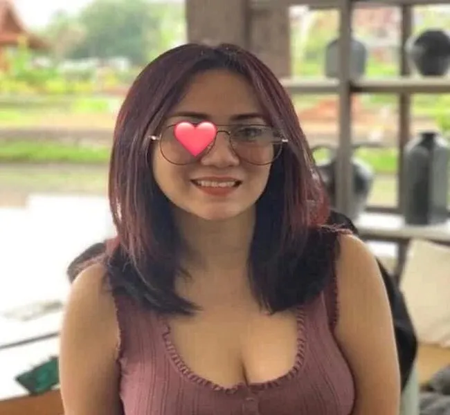 Quỳnh Nhung – Máy bay bà già TT Vĩnh Bình tìm trai biết leo núi 2 quynh nhung may bay ba gia can moi quan he khong rang buoc 1