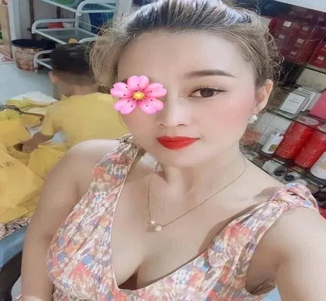 Thanh Trúc – Máy bay bà già Quận 12 thèm được âu yếm 2 thanh truc may bay ba gia thich cam giac manh 1