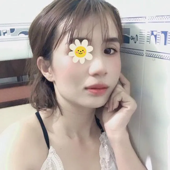 thi cam may bay ba gia them cua la 1