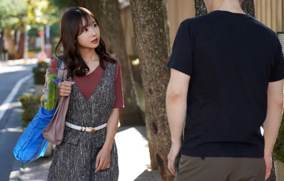 JUQ-752 Gặp lại cô bạn thời thơ ấu đã có chồng